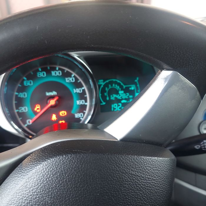 Spark 2019 holati yaxwi 125000 km masofa bosib otgan rasxodi yoq xolat