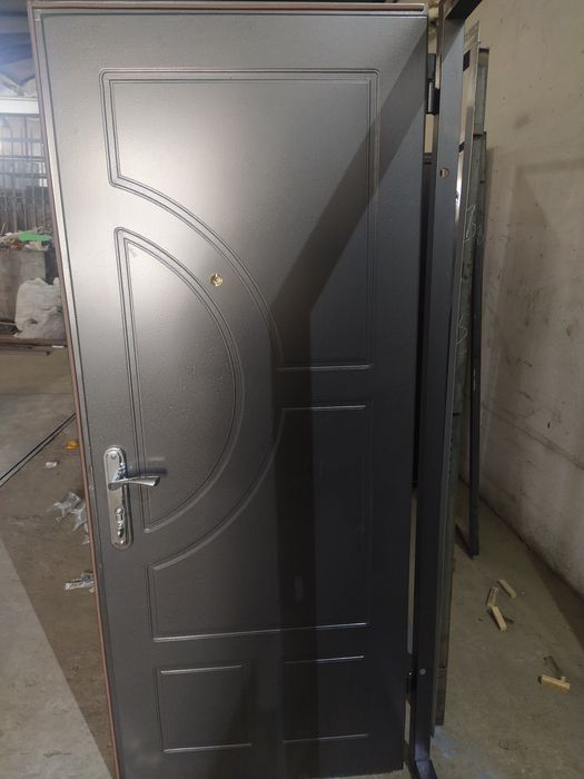 железных двери. temir eshiklar hamyonbop narxlarda