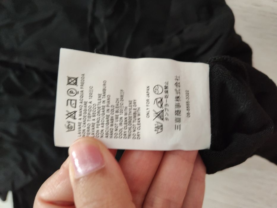 Tricou negru de dama cu mânecă lungă și șireturi la spate, mărimea S