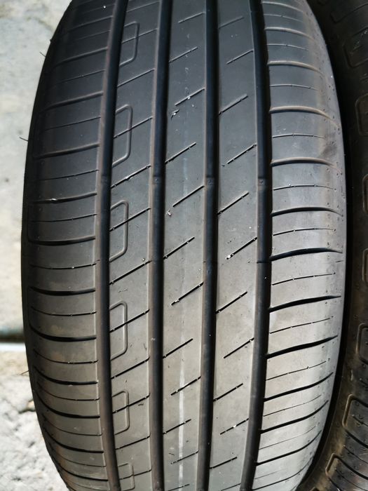 2 броя 215/55/17 Goodyear Efficient Grip дот:5020