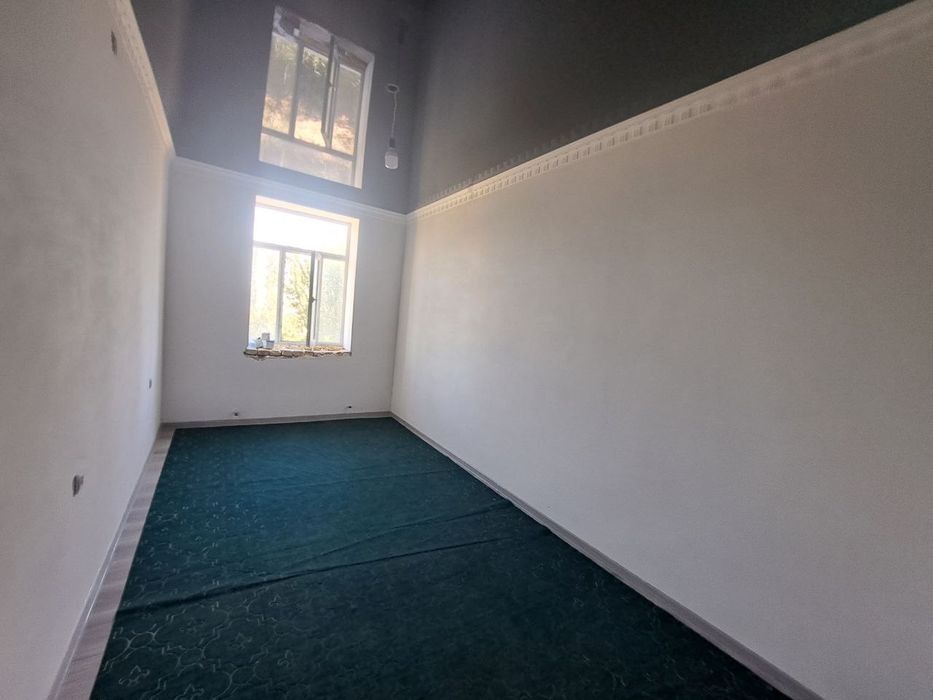 Hazoraspda yangi 4 qavatli doʻmni 2-etajida 2 xonali kvartira sotiladi