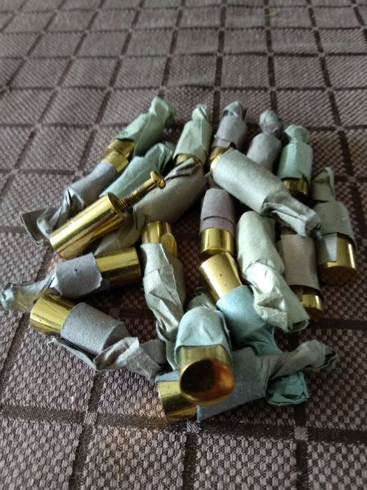 Дръжки, панти и колела за мебели и врати