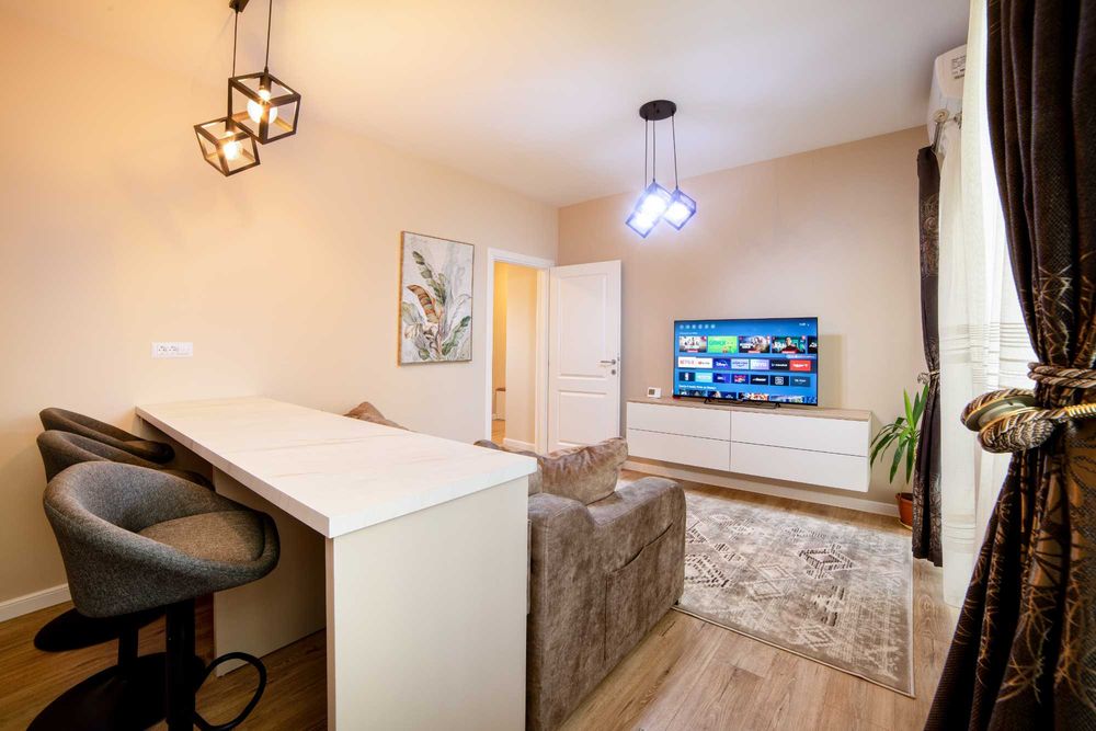 Inchiriez apartament in regim hotelier