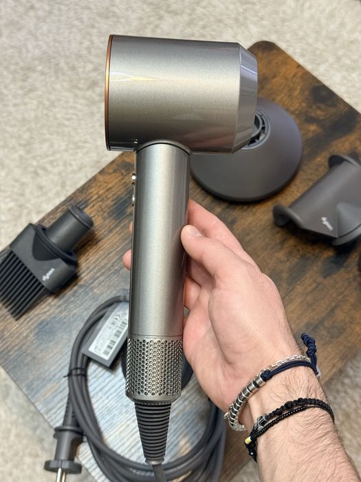 Uscator de par Dyson Supersonic