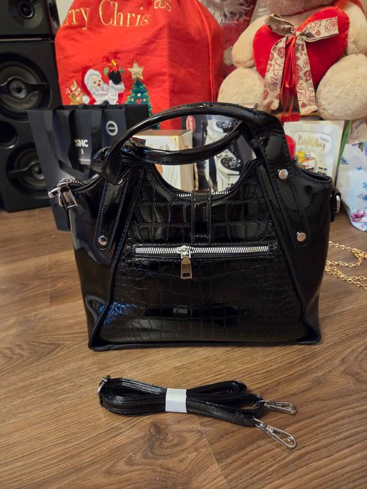 Нова черна лачена чанта 30/26 + портмоне