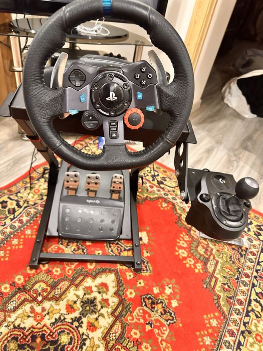 Продам срочно Руль logitech g29 и подставка для руля mooby
