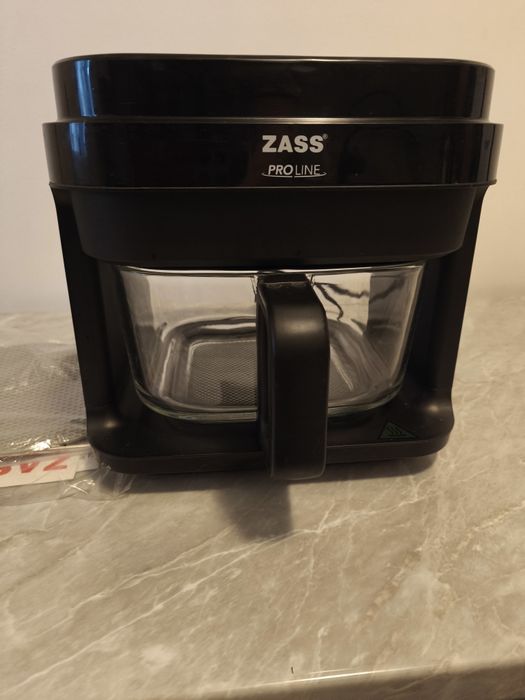 Friteuză  Air fryer Zass nouă