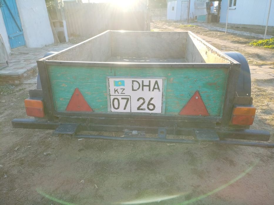 Прицеп сатылады.
