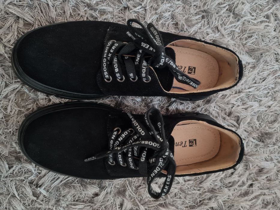 Нови обувки от естествен велур