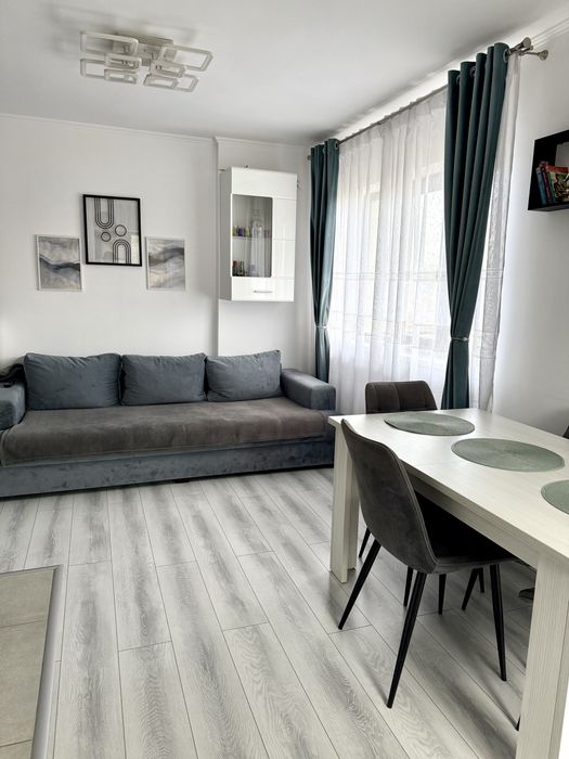 Apartament 3 camere, mobilat, parter + curte proprie de 90 mp