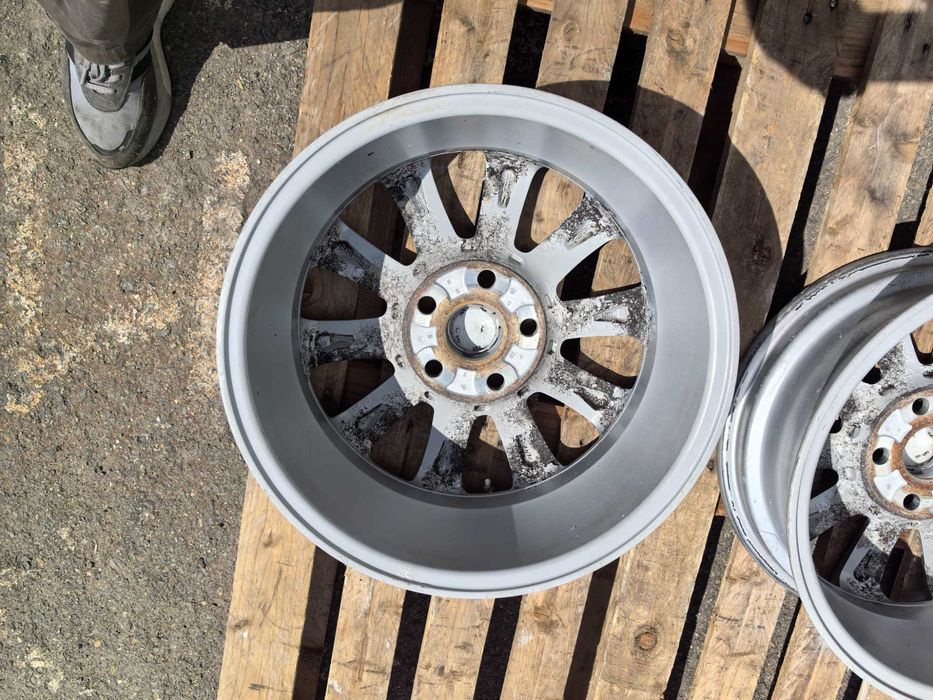 16 цола 5 х 114,3 мм Тойота Аурис - 6,5 Инча / ЕТ 45 - Само 2 броя