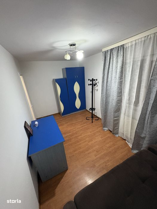 Garsonieră de închiriat – Piața Nicolina, 23 mp, centrală proprie