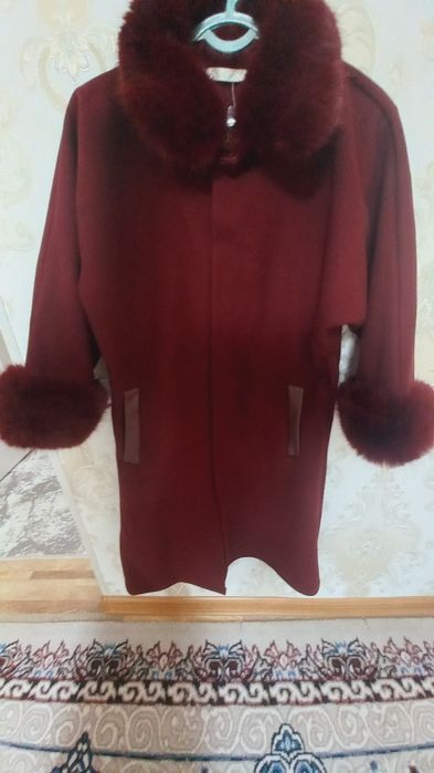 Пальто женское бордовый новый