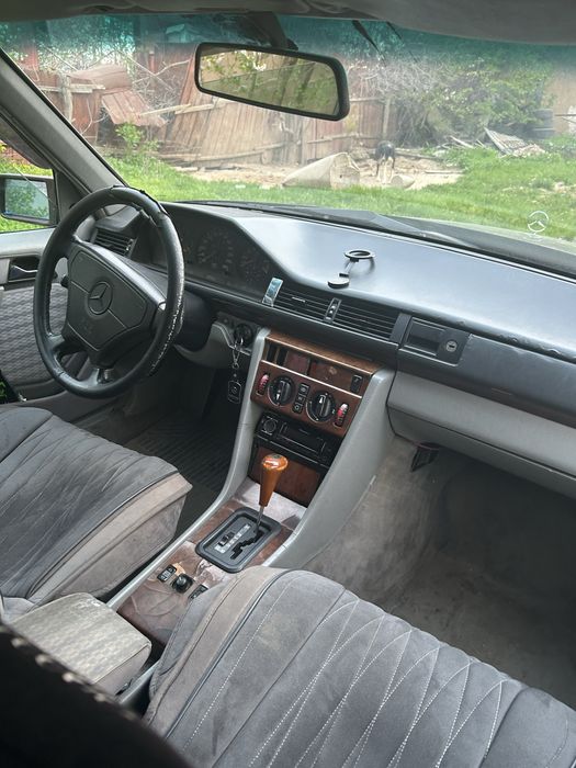 Машина срочно продоётся 800000торг  есть