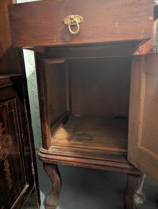 Dulapioare Art Deco, noptiere vintage din lemn masiv si Sifonier