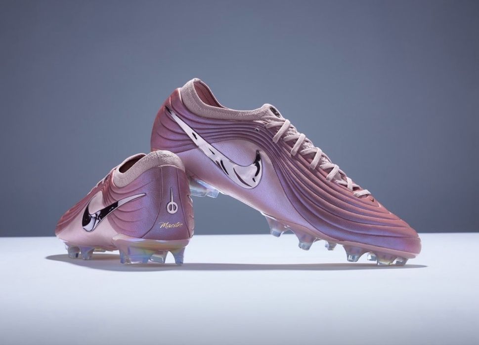 Nike Tiempo Maestro