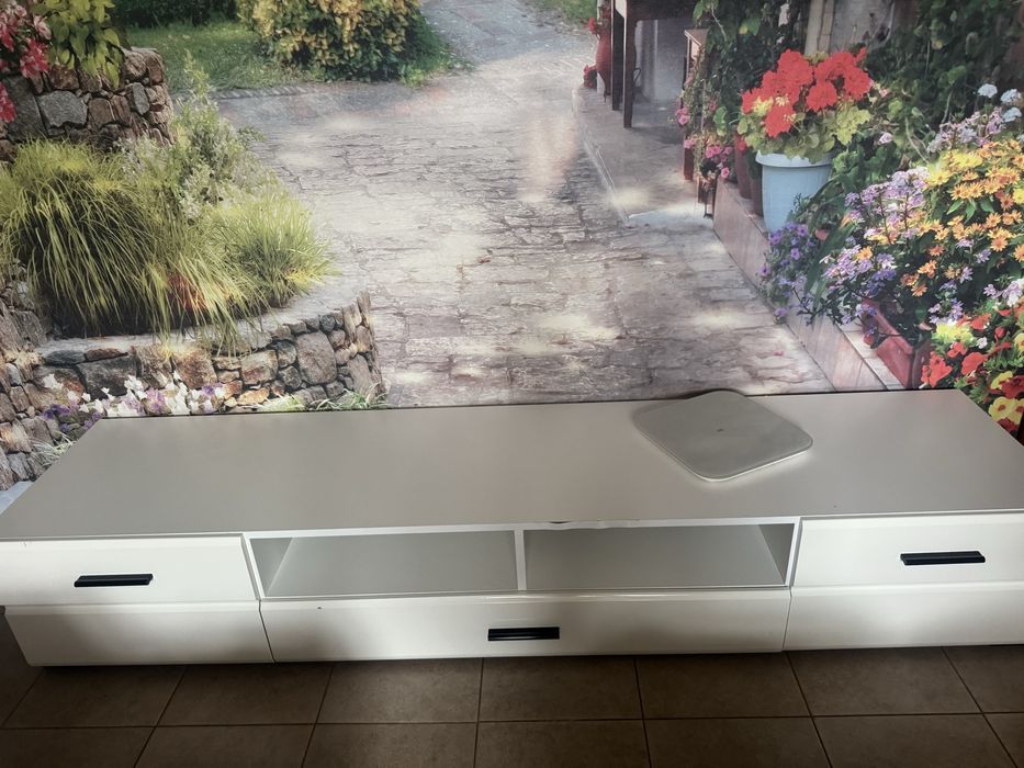 Тумба под телевизор