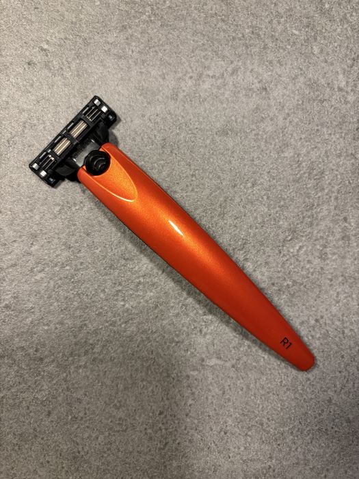 Самобръсначка Bolin Webb R1