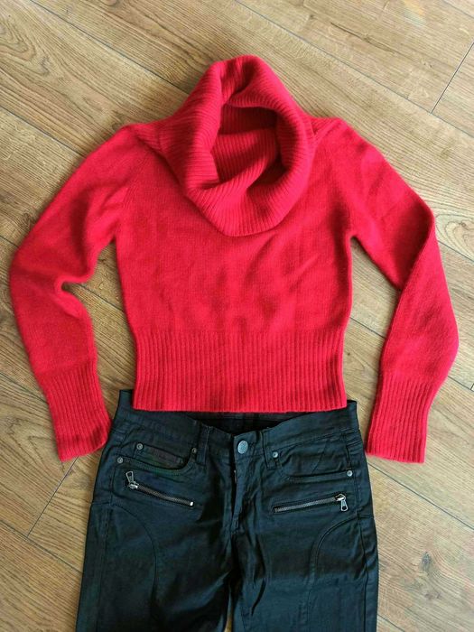 Дамски пуловер-поло от мохер