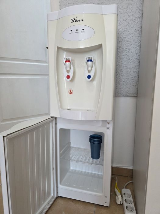 Продам кулер для воды Bona