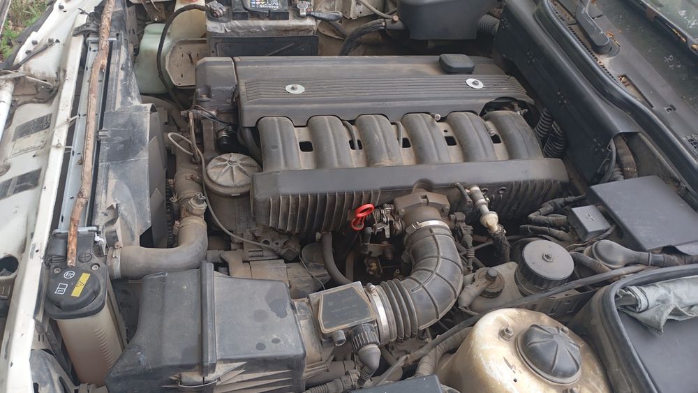 Продаю или меняю авто БМВ е34 М50В25
