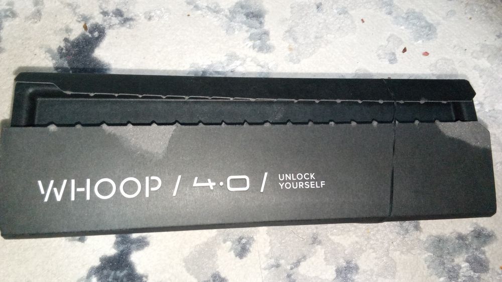 продам фитнес часы whoop 4.0. недорого срочно