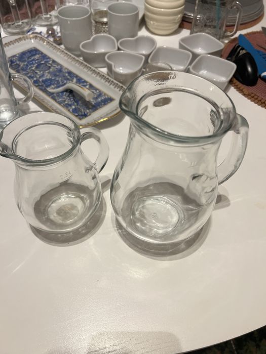 Carafe din sticlǎ