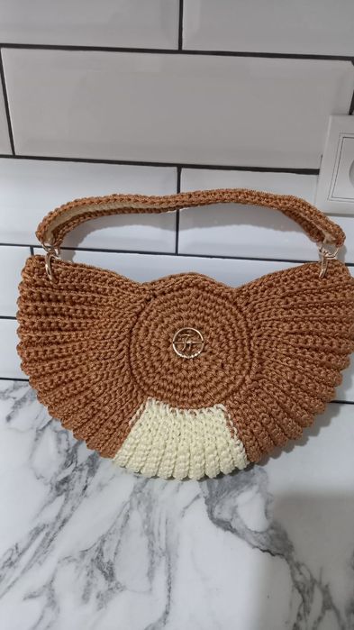Продам вязанные сумочки