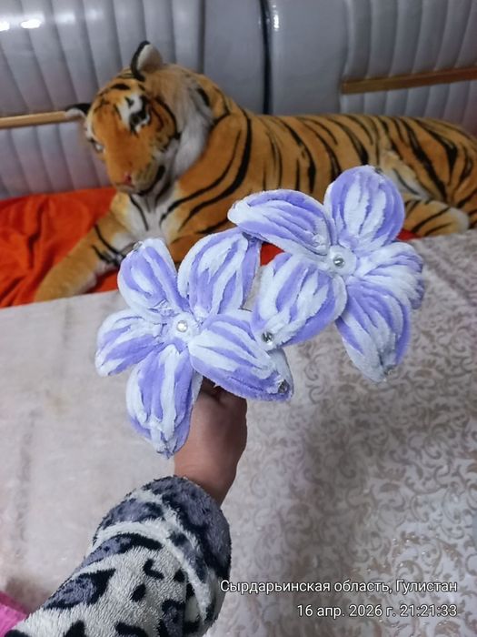 Кул мехнати билан ясалган гуллар