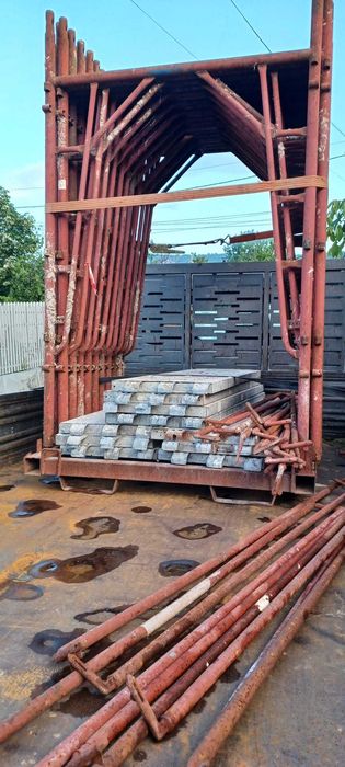 Schela metalica cu podine