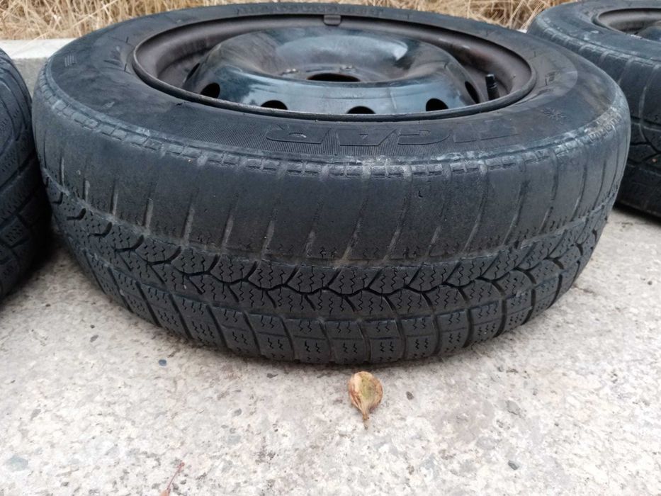 Vand 4 roti Dacia LOGAN 100 Lei bucata 15 inch