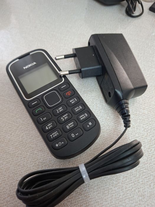 Nokia 1280 Original telefon zaryadchik bilan birga