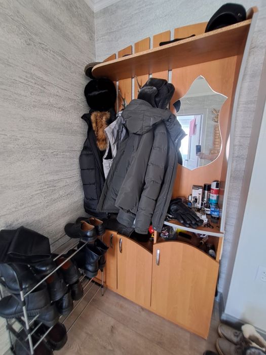 Продас кресло, прихожую