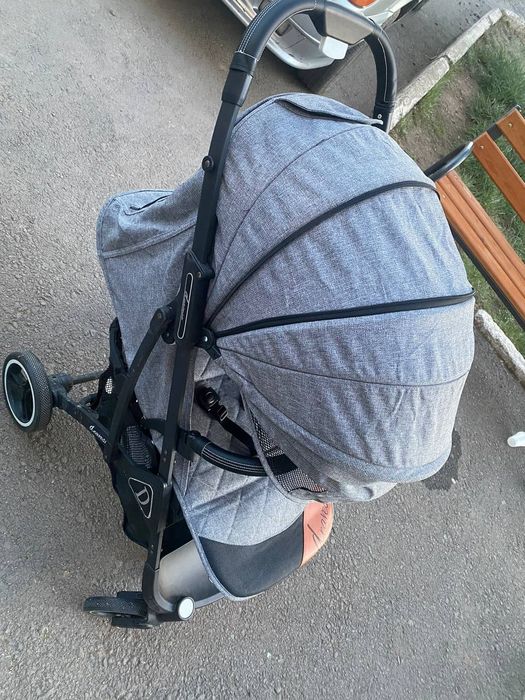 Коляска прогулочная