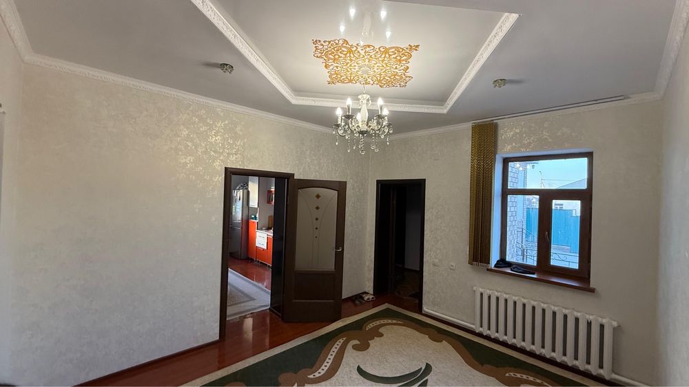 Үй сатылады.