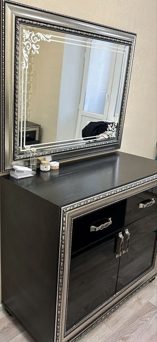 Продам спальный гарнитур
