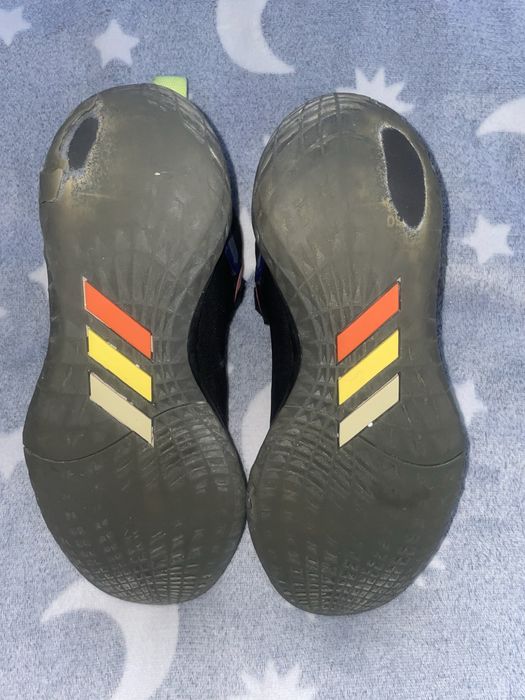 обувки Adidas.