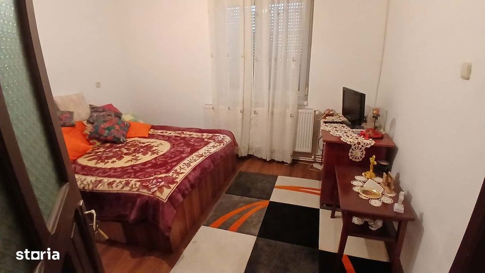 Casa cu 8 camere și anexă locuibilă de 57 mp