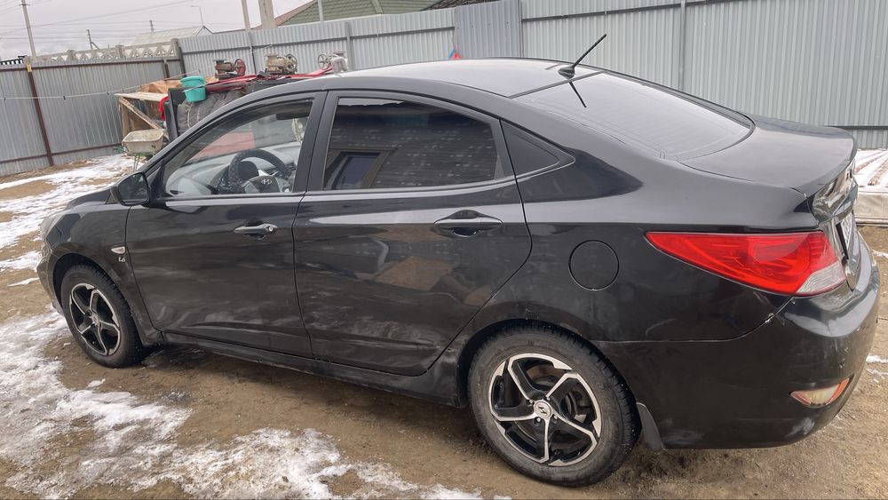 Машина hyundai accent