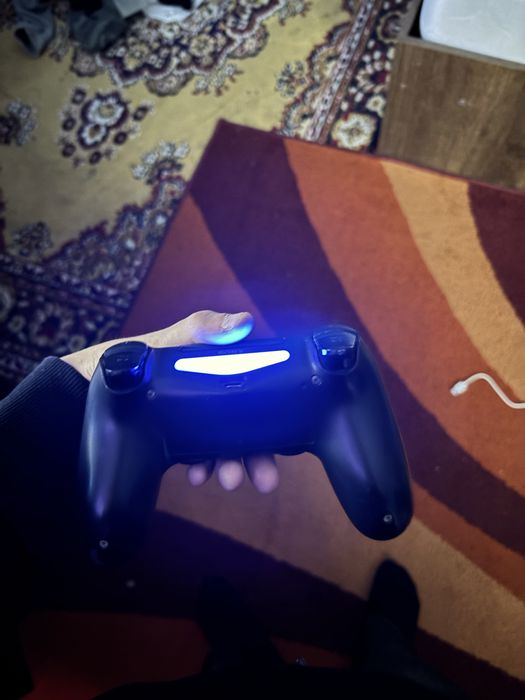 Vand playstation 4 in stare perfecta!