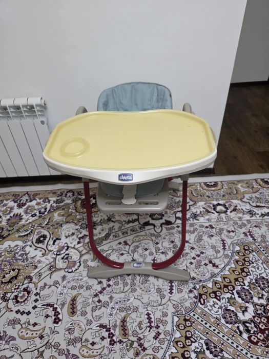 Стол для кормление  Chicco