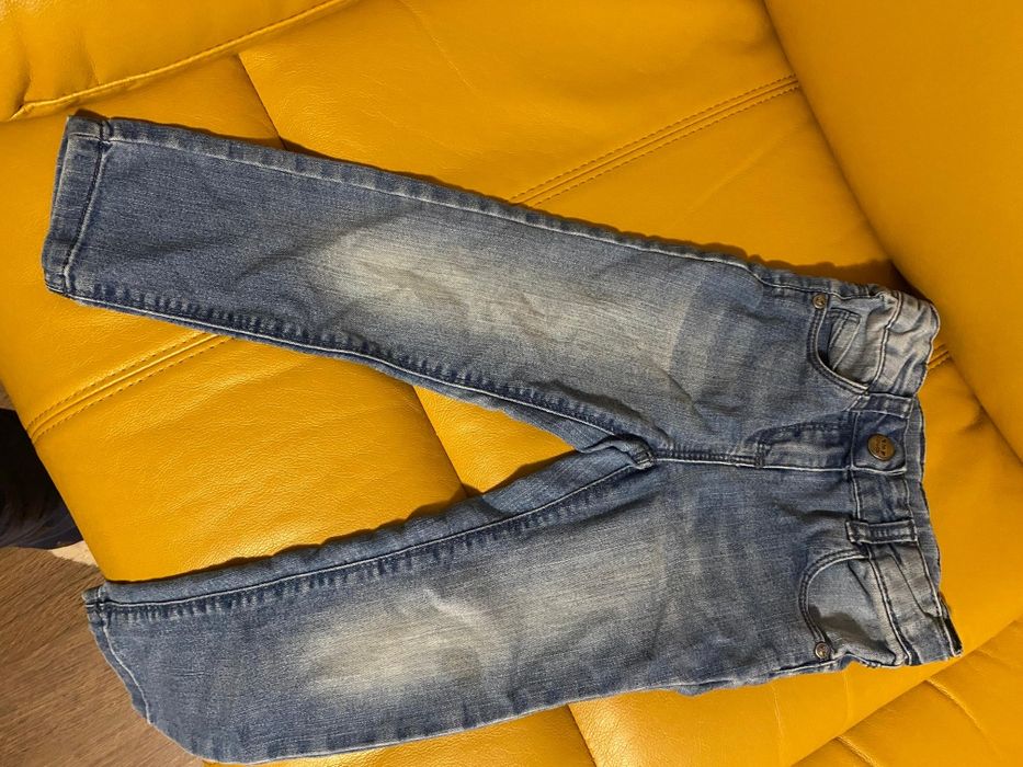 Vand un lot de 5 articole fetite mar.3-4 ani