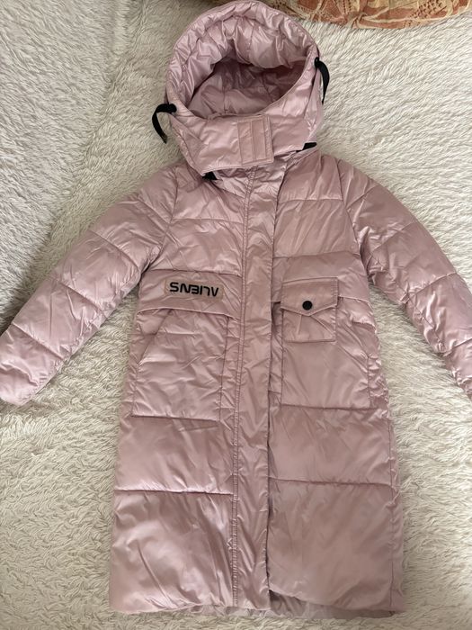 Продам пуховик на девочку 116 см