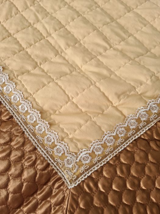 Продаётся покрывало на кровать.