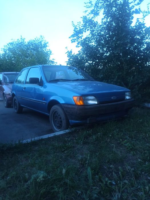 Продам два форд фиеста.