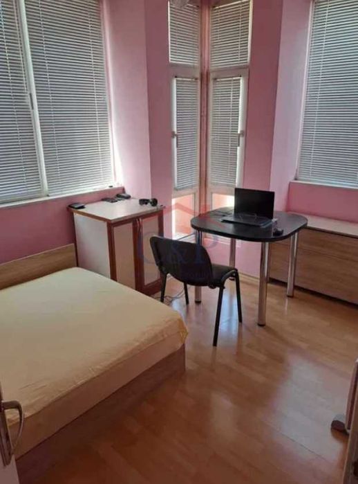 Продава се Тристаен апартамент в Велико Търново, Център - 62 кв.м за 1452 €/кв.м - Снимка #2