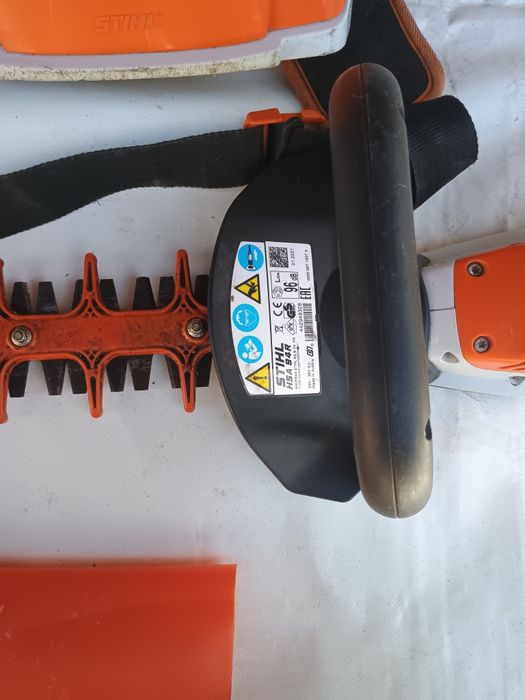 Set Stihl foarfeca gard viu  Stihl hsa 94r și baterie tip rucsac ar1000