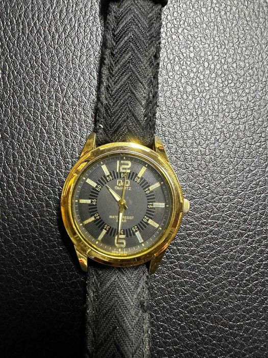 Наручные часы фирмы Q&Q