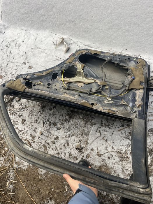 Дверь задний мерседес кабан