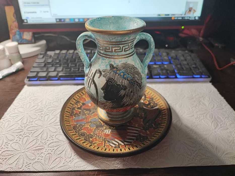 Lot vintage de 8 farfurii diferite